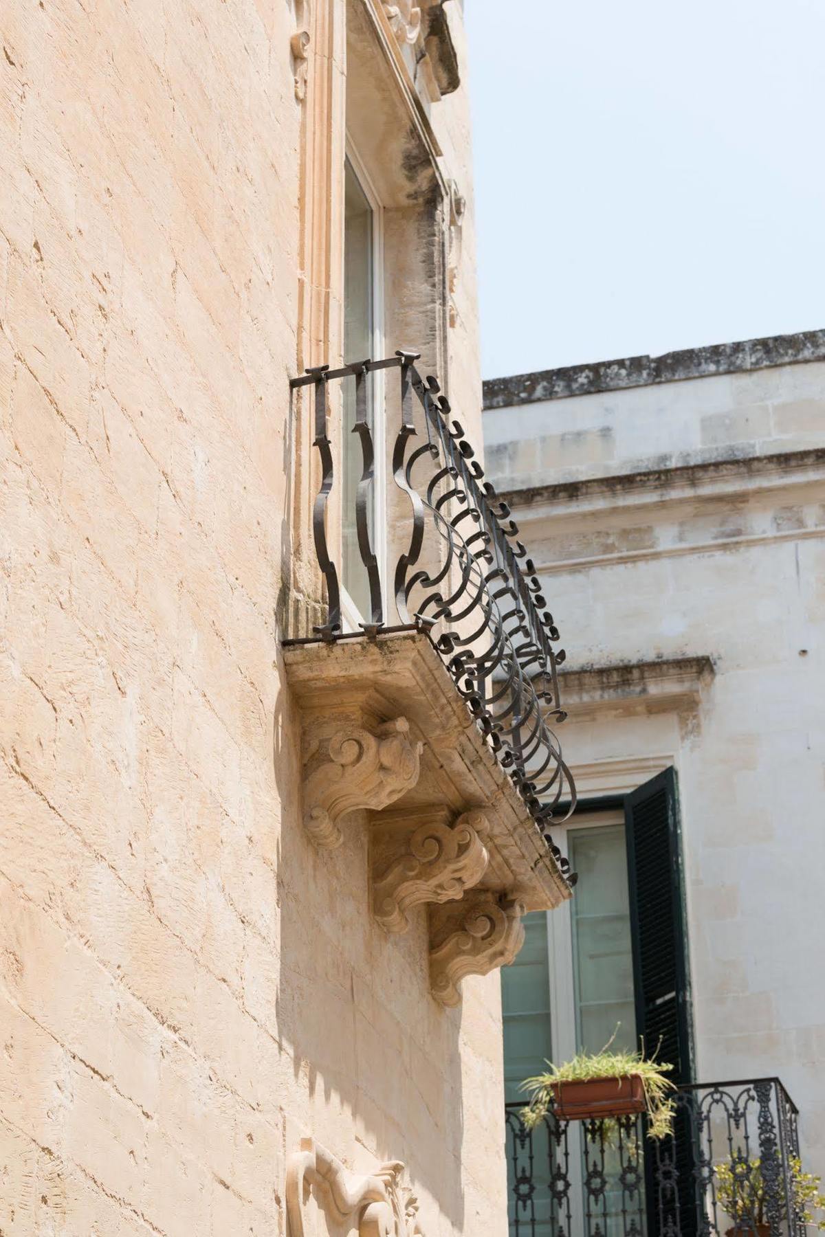Bed and Breakfast Gatto Bianco La Dimora Storica à Lecce Extérieur photo